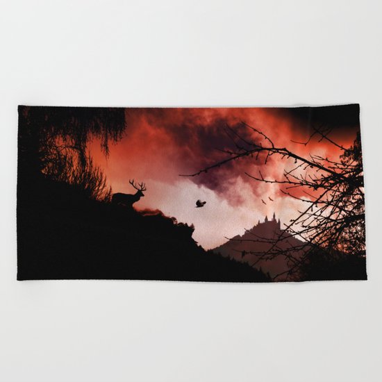 Dramatic cloudy scenery Beach Towel