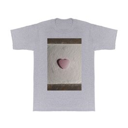 Rose Quartz heart in a zen garden T Shirt | Gem, Valentine, Color, Stone, Heart, Photo, Macro, Gemstone, Sand, Quartz 