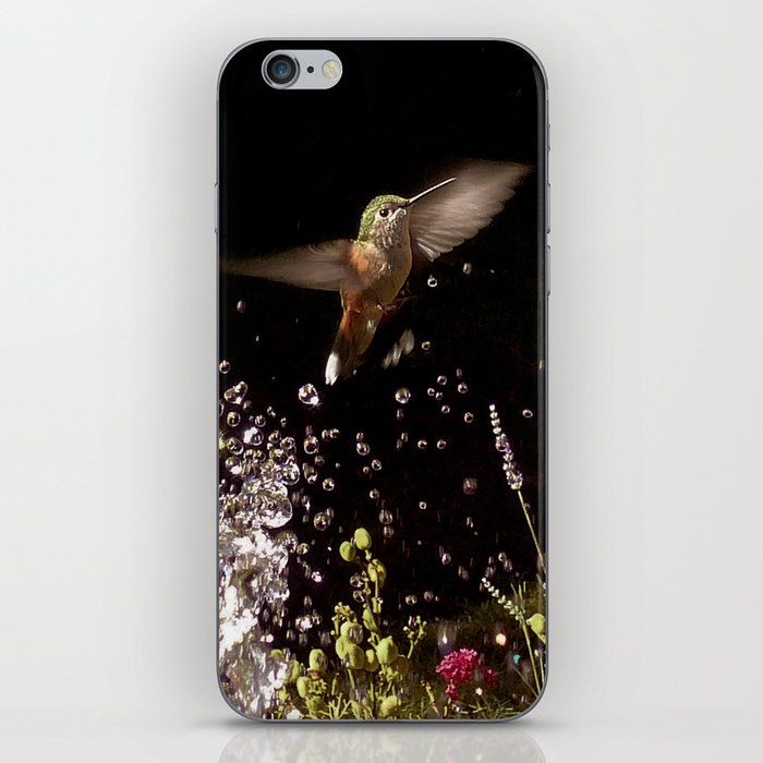 Hummingbird plays in water iPhone Skin