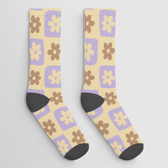 Hand-Drawn Checkered Flower Shapes Pattern Socks