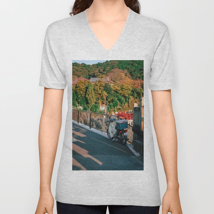 Autumn in Kyoto I V Neck T Shirt