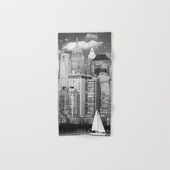 Manhattan in Black & White (New York, NY, USA) Hand & Bath Towel
