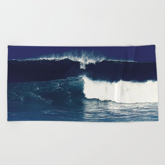 the wave Beach Towel