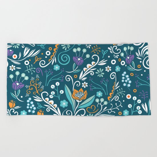 Flower circle pattern, blue Beach Towel