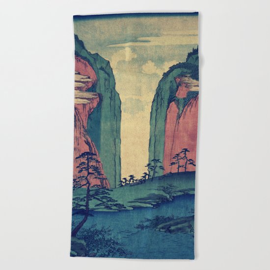 Amazed at Dinyia Beach Towel