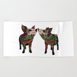 pig love white Beach Towel