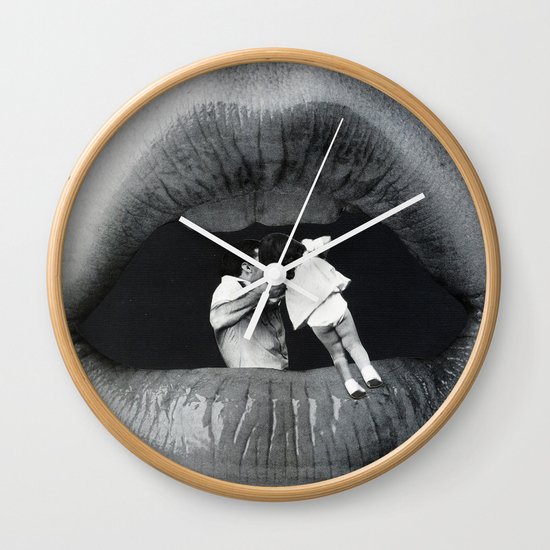 Boca De Lobo Wall Clock