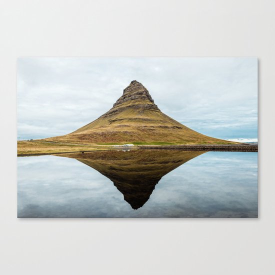 Mountain reflect Canvas Print