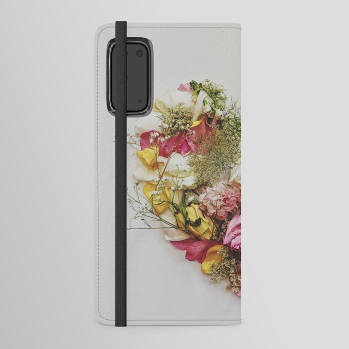 Heart shaped flowers Android Wallet Case