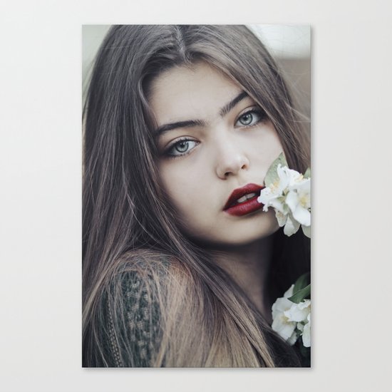 Green eyes Canvas Print