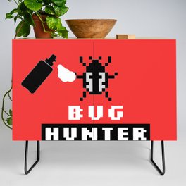 Programmer bug hunter Credenza