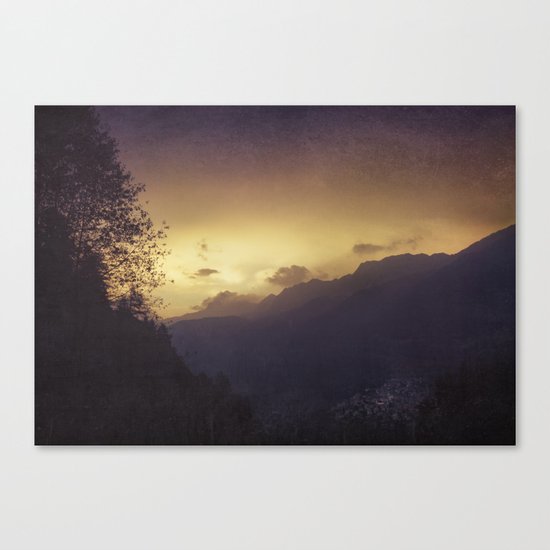Chasing the night away Canvas Print