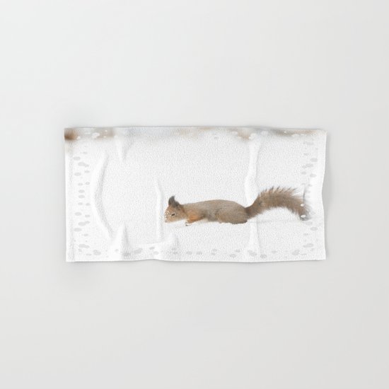 Little squirrel sitting in the snow Hand & Bath Towel