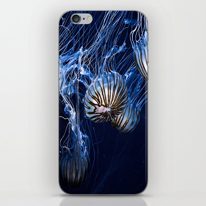 Jellyfish swimming iPhone Skin