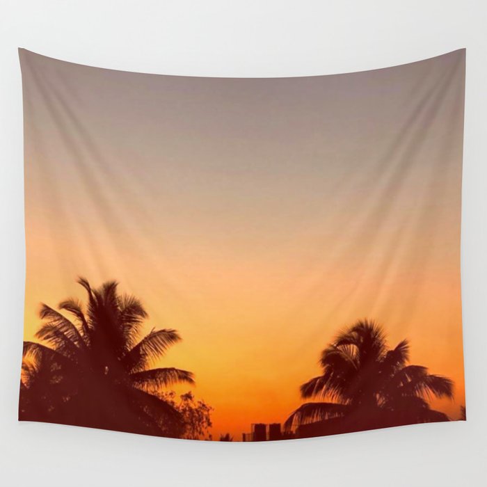 Calm aesthetic sunset. Wall Tapestry