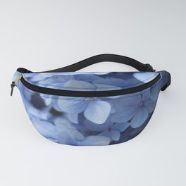 CLOSE UP PHOTO OF BLUE PETALED FLOWER Fanny Pack