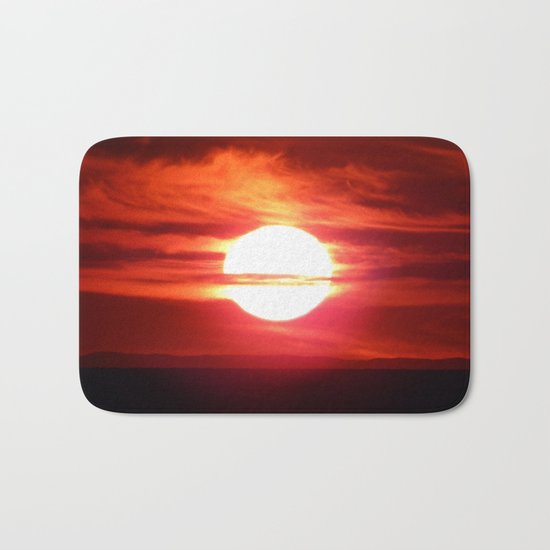 Fireball Above the Saint-Lawrence Bath Mat