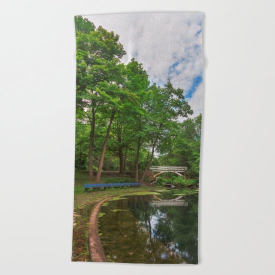 Jean-Drapeau Arch Pond Beach Towel