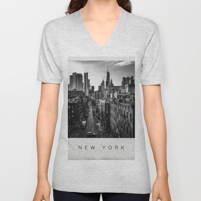 New York City Manhattan skyline black and white V Neck T Shirt