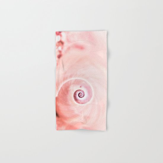 Dream of last summer II - Snail Shell in pink Hand & Bath Towel
