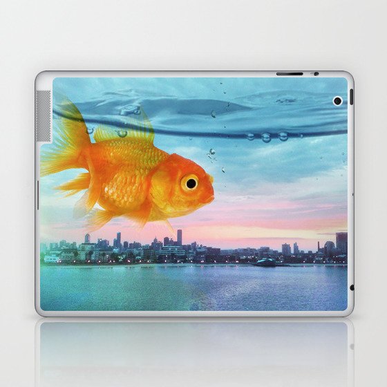 Tank with a view Laptop & iPad Skin