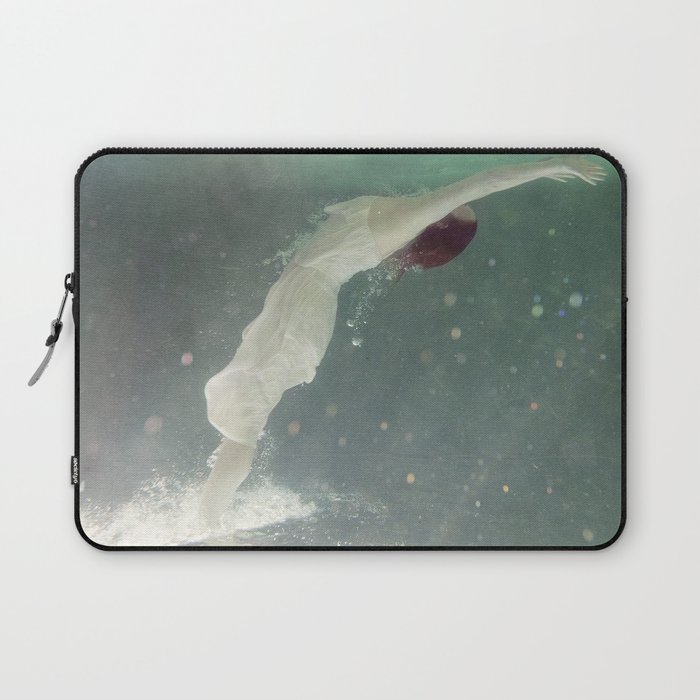 Dive to freedom Laptop Sleeve