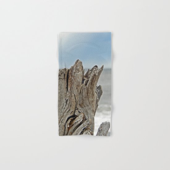 Looking past the Driftwood Hand & Bath Towel