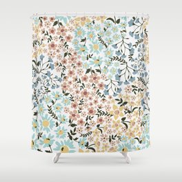 Vintage cute seamless ditsy wild flowers pattern - All over floral colorful daisy design Shower Curtain