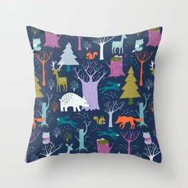 winter woodland animals Throw Pillow