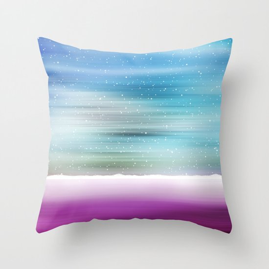 SNOWY Throw Pillow