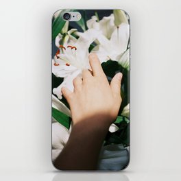 reach / lillies i iPhone Skin