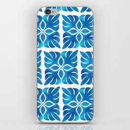 Beautiful and Classic Chinoiserie Blue and white pattern iPhone Skin