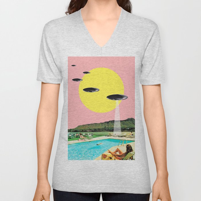 Invasion on vacation (UFO in Hawaii) V Neck T Shirt