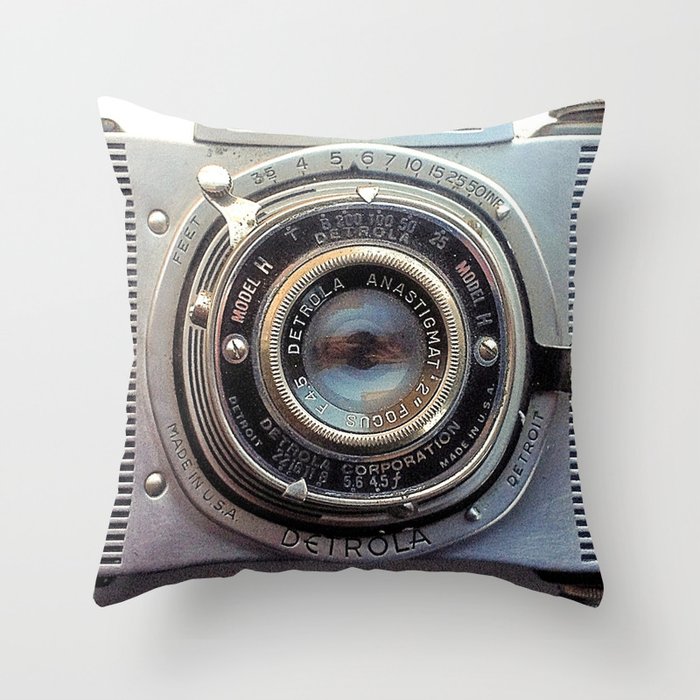 Detrola (Vintage Camera) Throw Pillow
