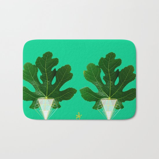 Fig Leaf Diamond Christmas Tree Bath Mat