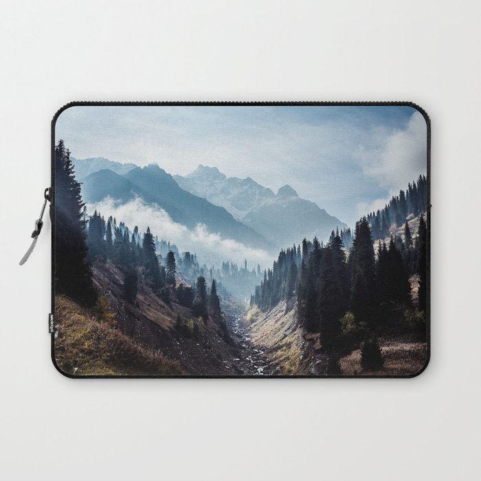 VALLEY - MOUNTAINS - TREES - RIVER - PHOTOGRAPHY - LANDSCAPE Laptop Sleeve