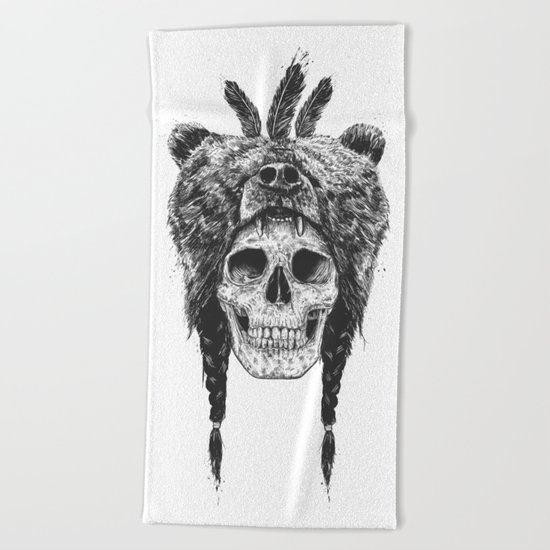 Dead shaman (b&w) Beach Towel