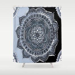 Illusion of the pattern Shower Curtain