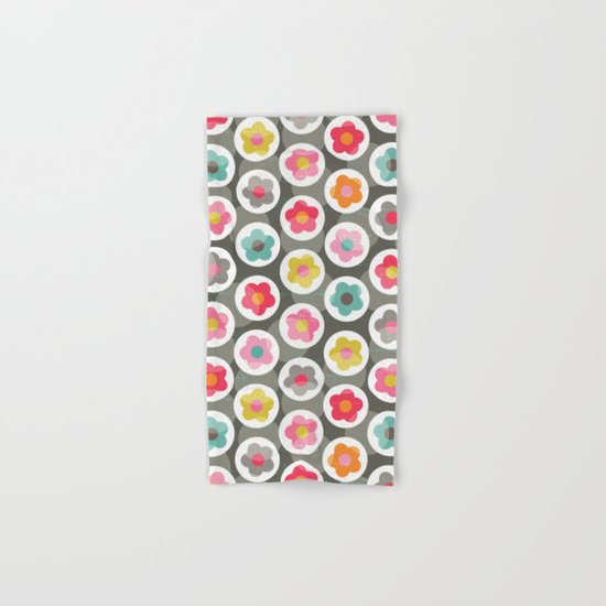 LAZY DAISY PATTERN Hand & Bath Towel