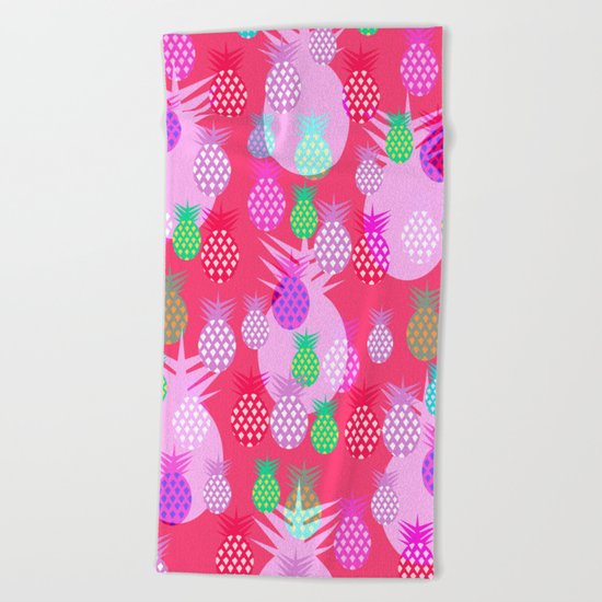 Pink tropical pineapples Beach Towel