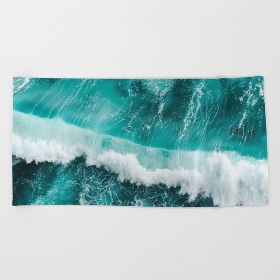 BEAUTIFUL WAVES Beach Towel