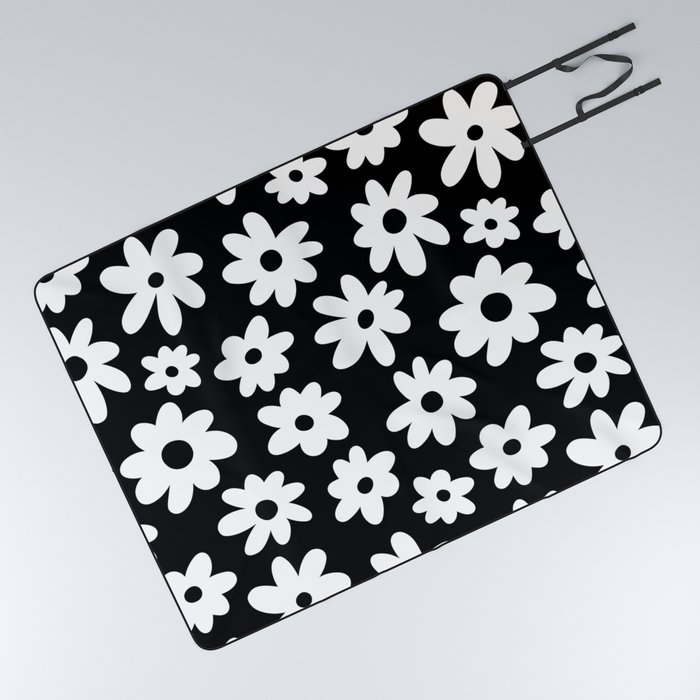 Daisy Flower Pattern (white/black) Picnic Blanket