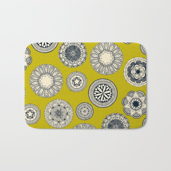 mandala cirque spot chartreuse Bath Mat