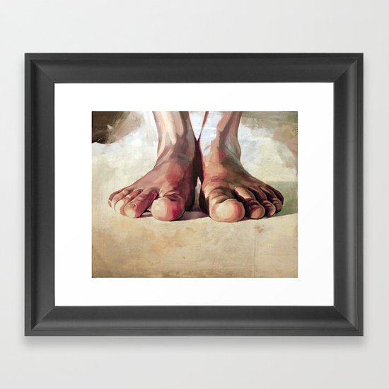 Pensando con los pies Framed Art Print
