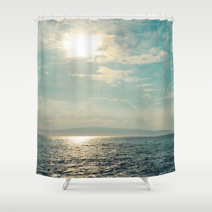 Pā'ako Beach Iridescence Shower Curtain