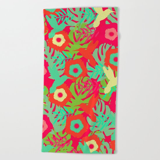Tropical pattern with hummingbirds Beach Towel
