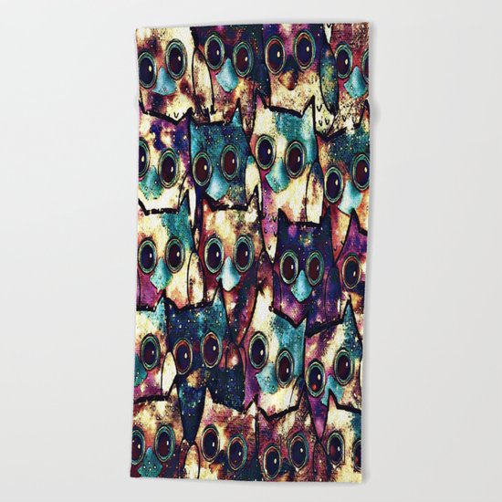 owl-152 Beach Towel