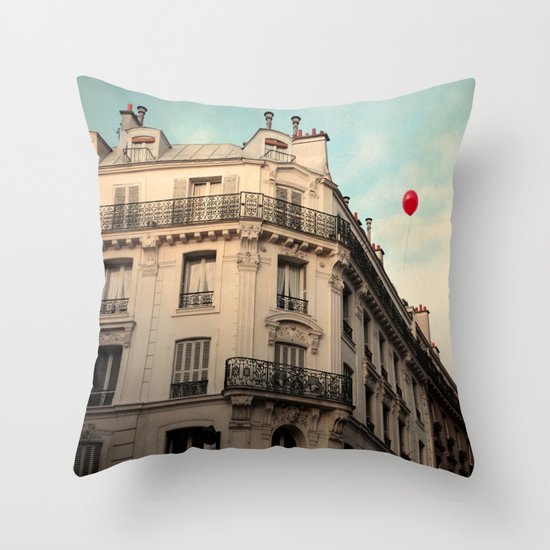 Balloon Rouge Throw Pillow