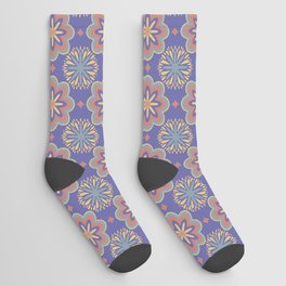 Vintage simple modern Flowers Pattern in purple colors Socks