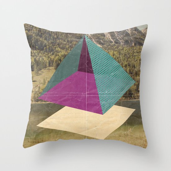 piramidi&nuvole Throw Pillow